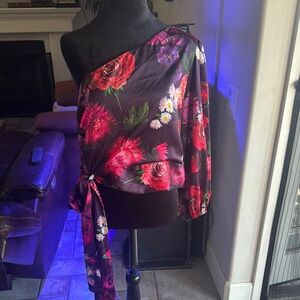 Floral One-Shoulder Top